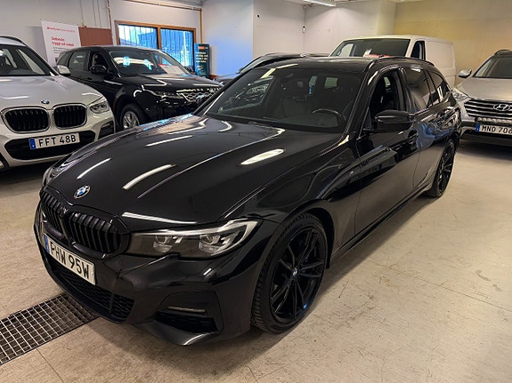 BMW 330i 3 of 15