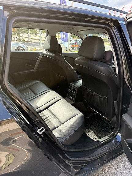 BMW 523i 7 of 7