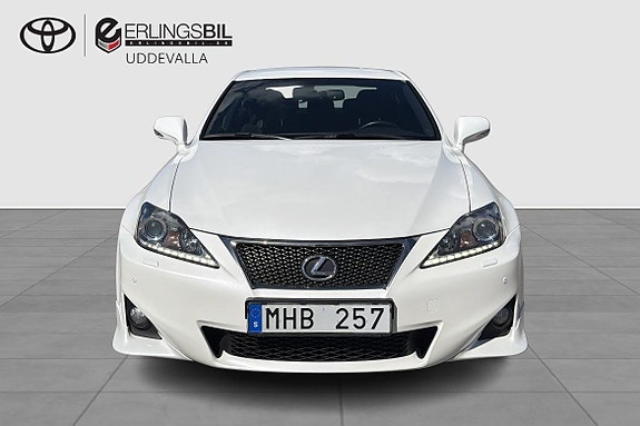 Lexus IS220d 5 of 16