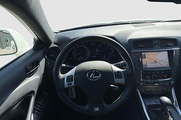 Lexus IS220d 10 of 16