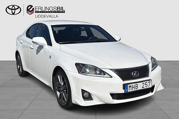 Lexus IS220d 14 of 16