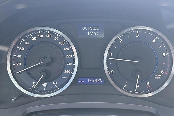 Lexus IS220d 16 of 16
