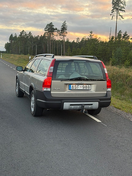 Volvo XC70 3 of 6