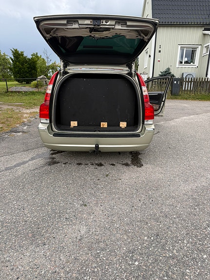 Volvo V70 9 of 9