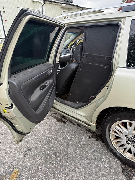 Volvo V70 7 of 9