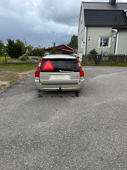 Volvo V70 4 of 9