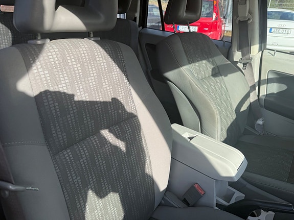 Dodge Caliber 8 of 16
