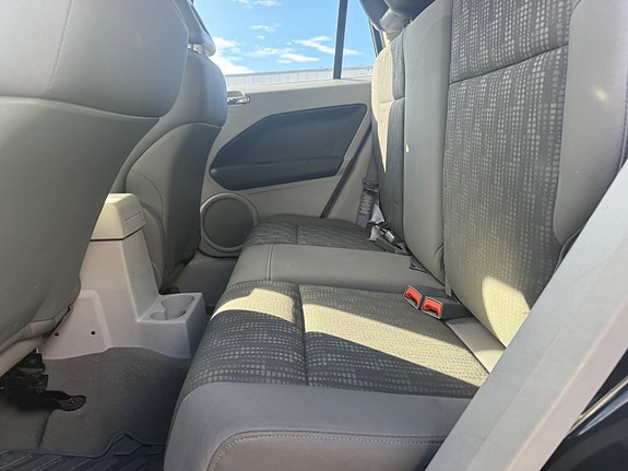 Dodge Caliber 13 of 16