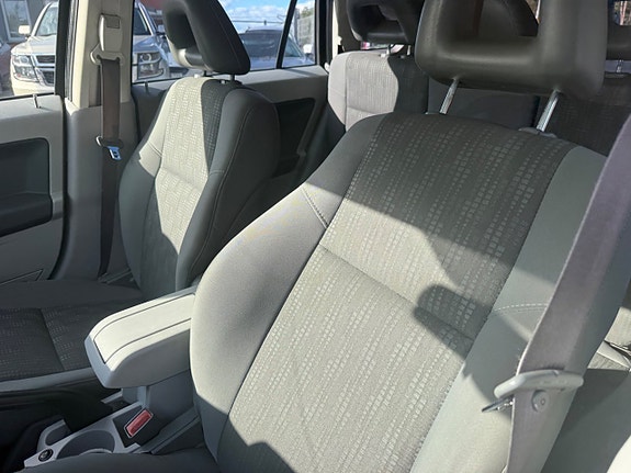 Dodge Caliber 9 of 16