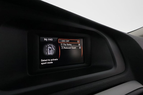 Volvo V40 26 of 29