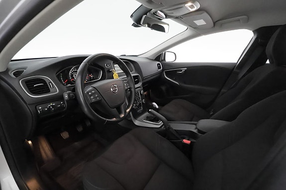 Volvo V40 11 of 29