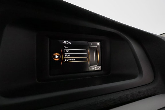 Volvo V40 25 of 29