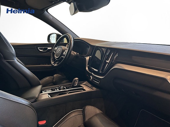 Volvo XC60 6 of 15