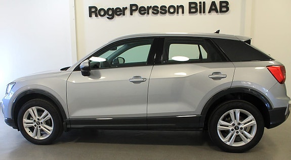 Audi Q2 2 of 10