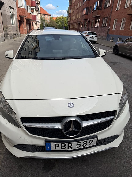 Mercedes-Benz A180 3 of 5