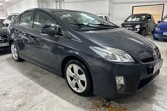Toyota Prius 3 of 16