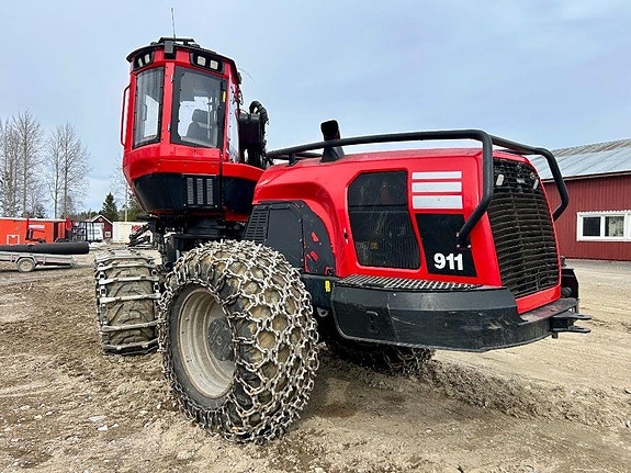 Komatsu 911 2 of 6