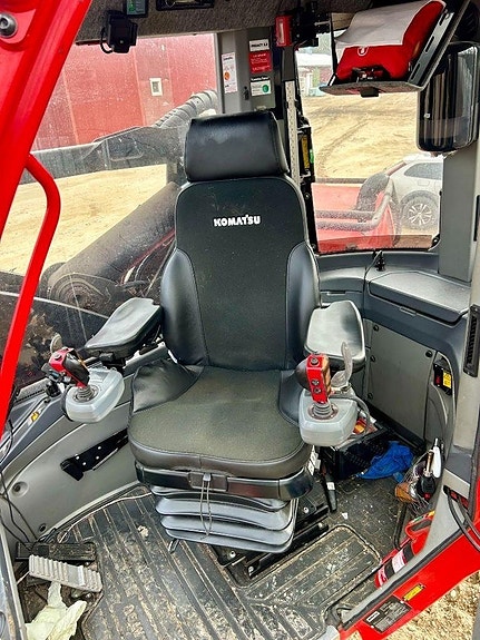 Komatsu 911 5 of 6