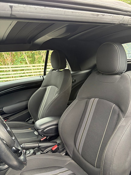 MINI Cooper S 3 of 4