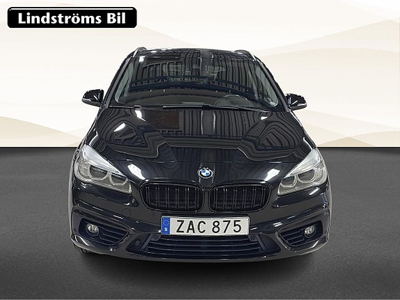 BMW 218i 7 of 19