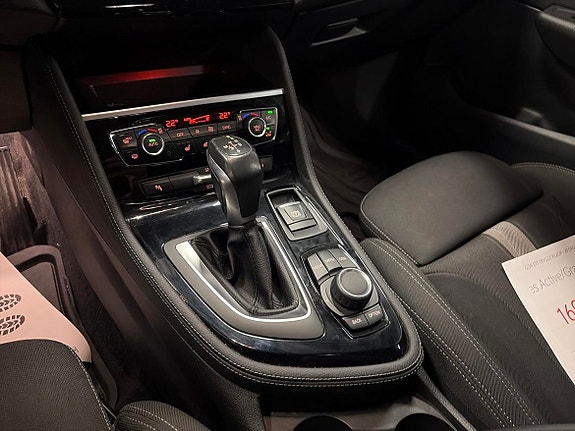 BMW 218i 16 of 19