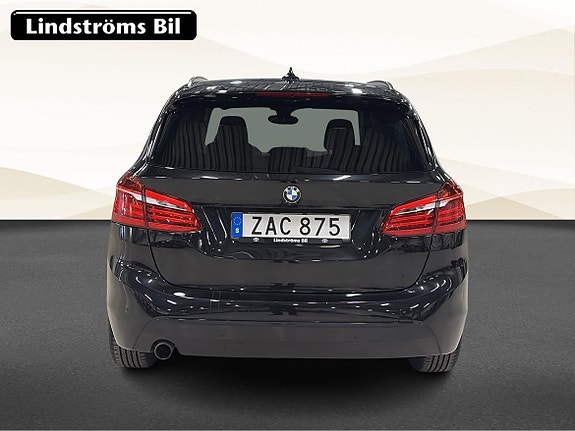 BMW 218i 6 of 19
