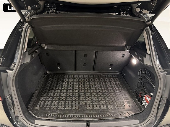 BMW 218i 10 of 19