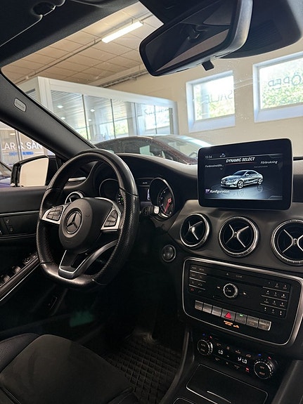 Mercedes-Benz CLA200 15 of 19