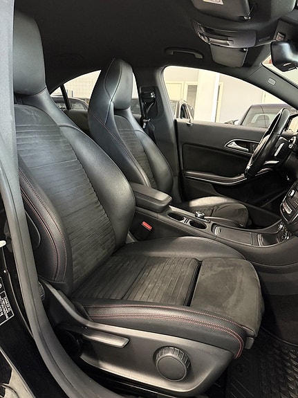 Mercedes-Benz CLA200 18 of 19