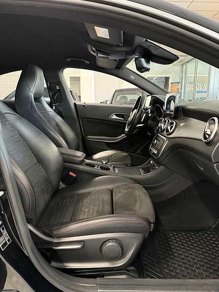 Mercedes-Benz CLA200 17 of 19