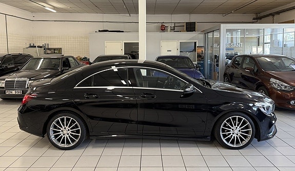Mercedes-Benz CLA200 2 of 19