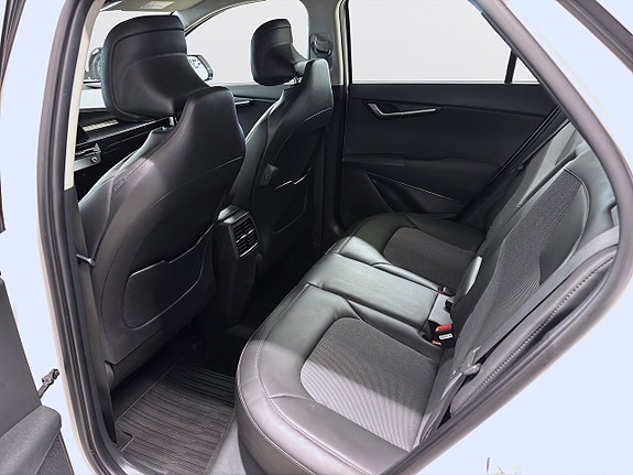 Kia Niro 10 of 16