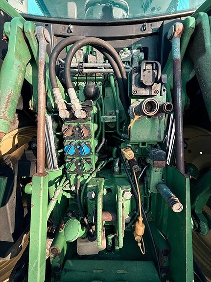 John Deere 6215R AP 5 of 13