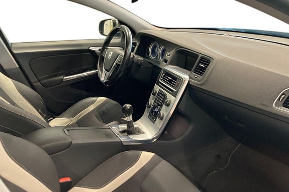 Volvo S60 9 of 28