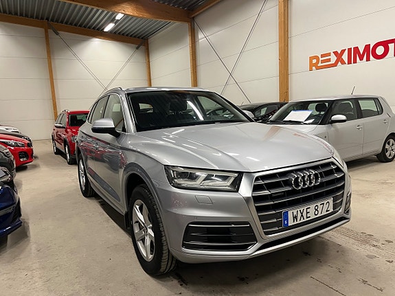 Audi Q5 2 of 18