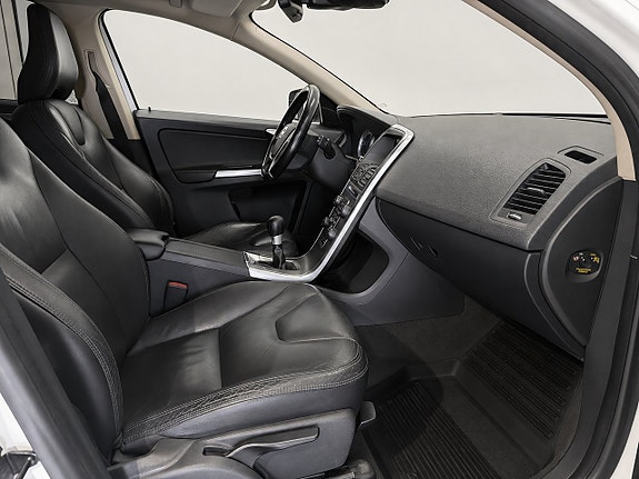 Volvo XC60 12 of 15
