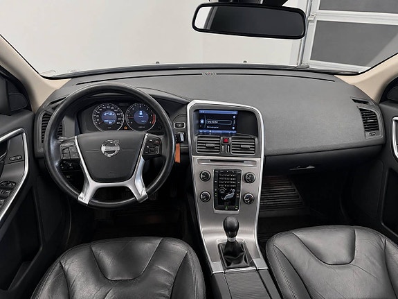 Volvo XC60 11 of 15