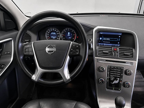 Volvo XC60 13 of 15
