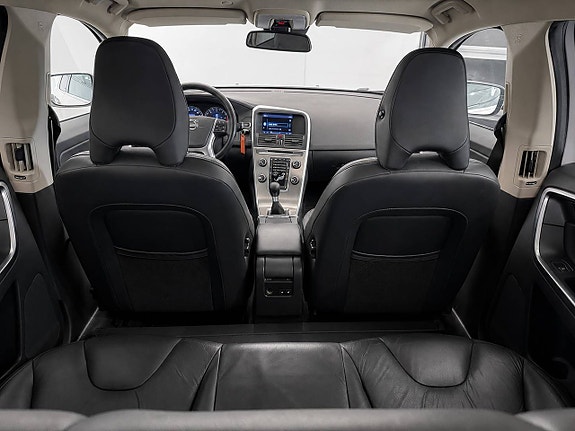 Volvo XC60 15 of 15