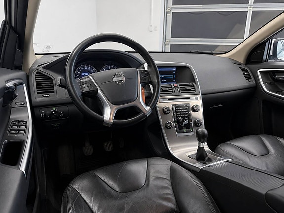 Volvo XC60 8 of 15