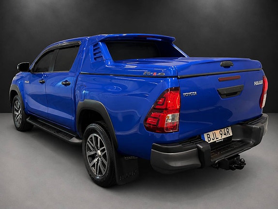 Toyota HiLux 3 of 30