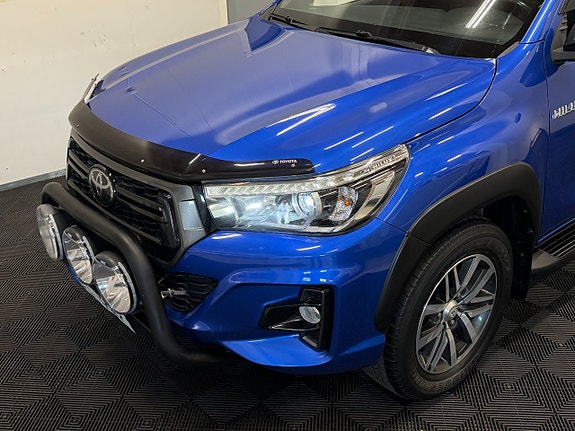 Toyota HiLux 4 of 30