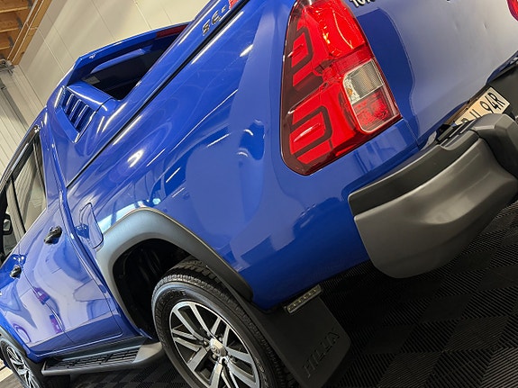 Toyota HiLux 15 of 30