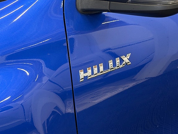 Toyota HiLux 9 of 30