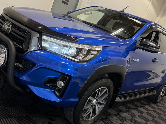 Toyota HiLux 11 of 30