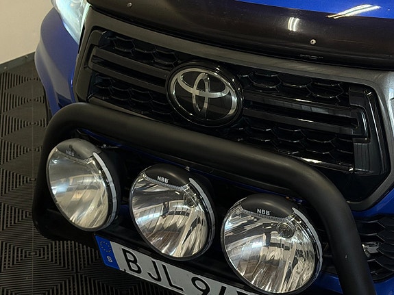 Toyota HiLux 6 of 30