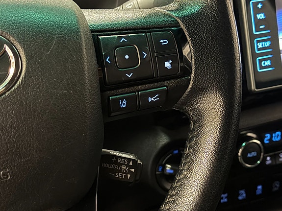 Toyota HiLux 27 of 30