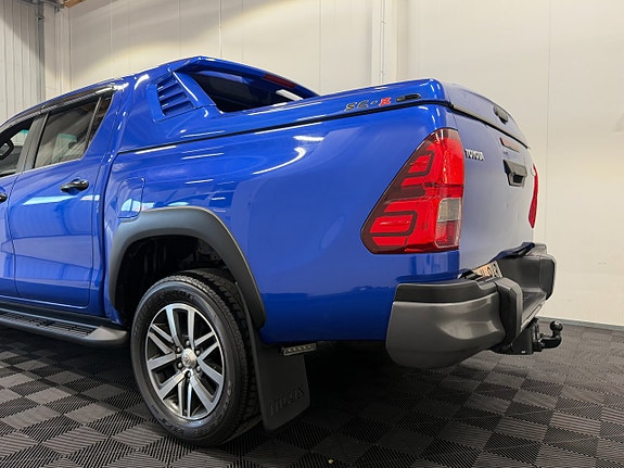 Toyota HiLux 13 of 30