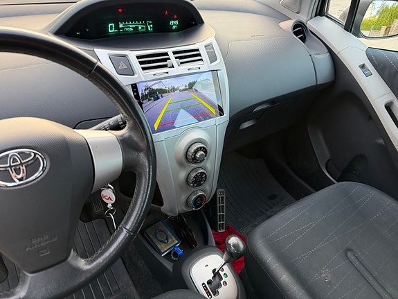 Toyota Yaris 10 of 11