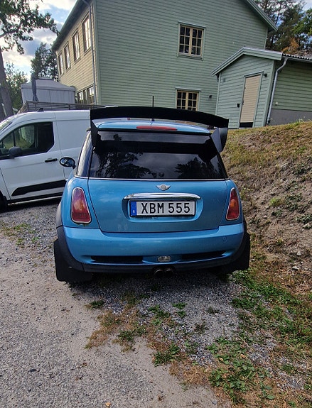 MINI Cooper S 3 of 4